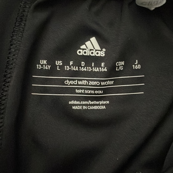 Adidas boys shorts size L - Picture 3 of 3